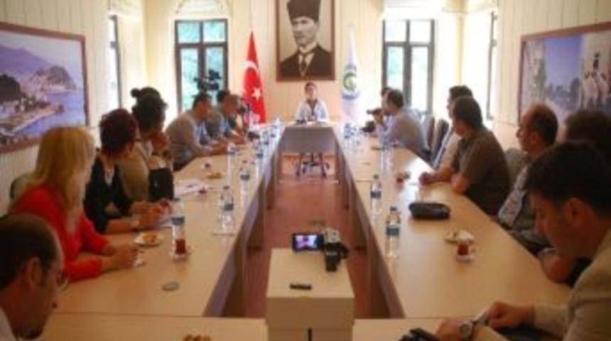 Giresun &Uuml;niversitesi Rekt&ouml;r&uuml; Prof. Dr. Ayg&uuml;n Attar'ın Basın Toplantısı