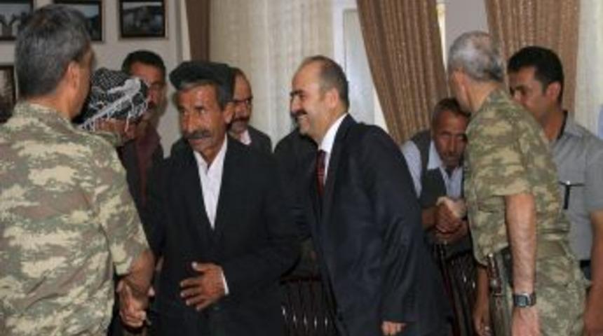Siirt Valisi Aydın, Aralarında Husumet Bulunan K&ouml;yl&uuml;leri Barıştırdı