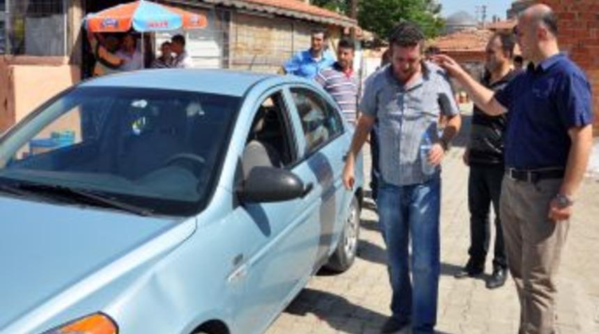 Bir mahalle 2 polisi lin&ccedil; etmek istedi