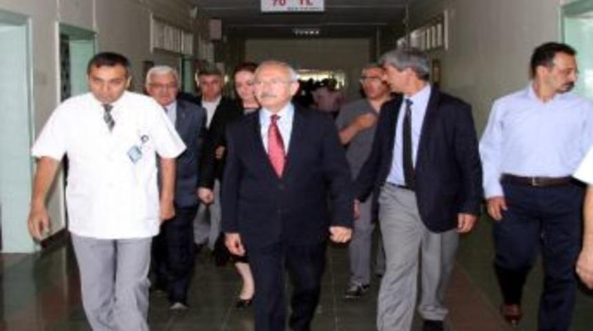 Kemal Kılı&ccedil;daroğlu Yaralıları Hastanede Ziyaret Etti