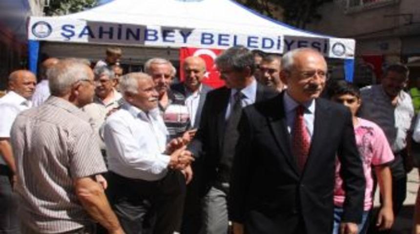 Chp Lideri Kılı&ccedil;daroğlu, Saldırıda Hayatını Kaybeden Sena'nın Ailesini Ziyaret Etti