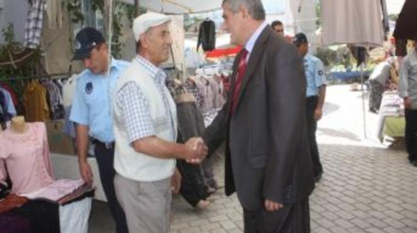 Başkan Yakut Halk Pazarını Ziyaret Etti