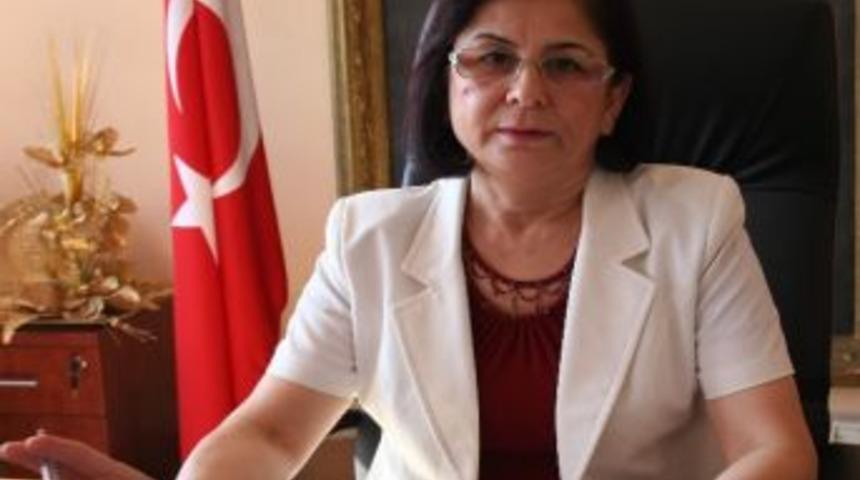 &Ccedil;alışma Ve İş Kurumu M&uuml;d&uuml;r&uuml; Demirsu, Stant &Ccedil;alışmalarını Değerlendirdi