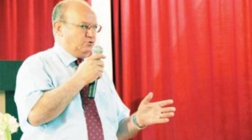 "D&ouml;n&uuml;n birde aynaya bakın!"