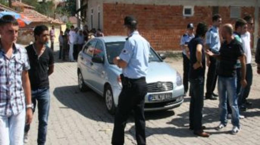 G&ouml;zaltı İ&ccedil;in Giden Polisleri Darp Ettiler