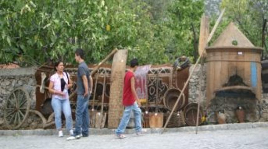 &Uuml;r&uuml;nl&uuml; K&ouml;y&uuml; Altınbeşik Mağarası K&uuml;lt&uuml;r Ve Sanat Şenlikleri