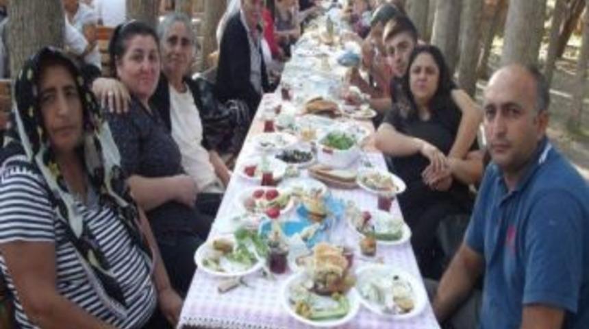 Kocaelililer Hacı Bektaş'ı Ziyaret Etti