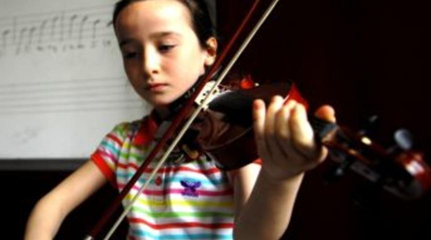 Osmek Meslek Sahibi Yapmaya Devam Ediyor