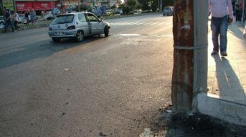 &Ccedil;orlu`da Trafik Kazası 3 Yaralı