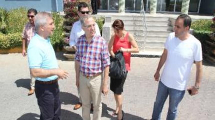 Ak Parti Karşıyaka İl&ccedil;e Başkanı Kerem Ali S&uuml;rekli'den Karşıyaka Belediye Başkanı Cevat Durak'a &Ouml;vg&uuml;