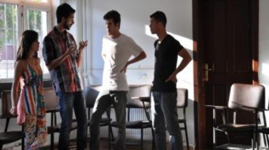 Gen&ccedil;lik Merkezi Faaliyetlerine Devam Ediyor