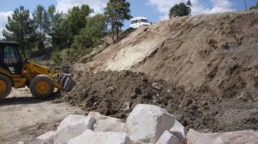 Hisarcık-gediz Karayolunda Yol Genişletme Ve Dolgu &Ccedil;alışması