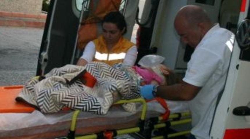 Kazaya M&uuml;dahale Eden Ambulansa Otomobil &Ccedil;arptı: 9 Yaralı