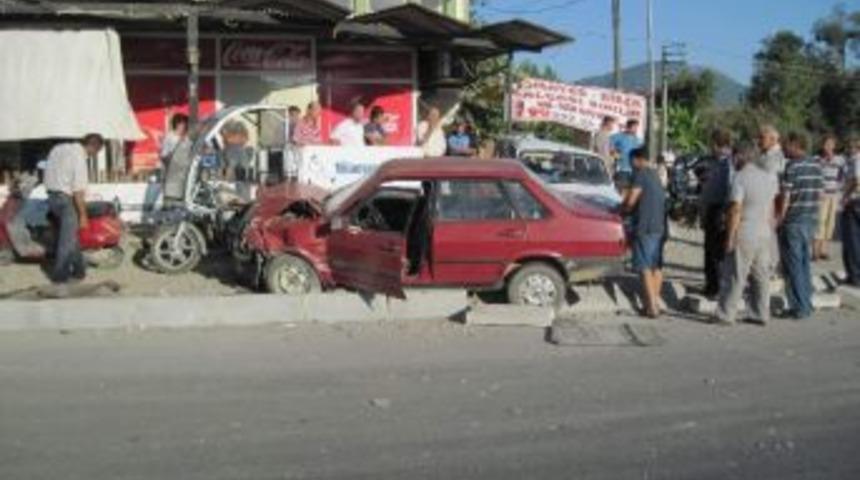 Dalaman&rsquo;da Trafik Kazası: 1&rsquo;i Ağır 3 Yaralı