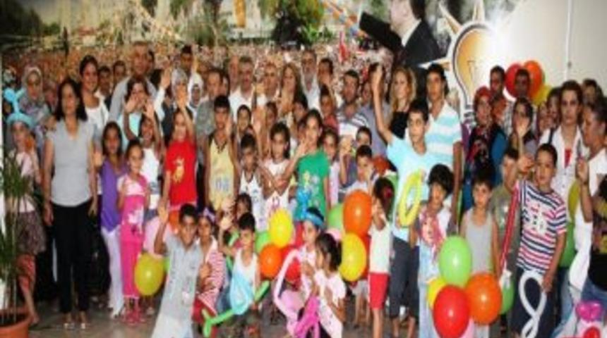 Ak Parti 115 &Ccedil;ocuğu Sevindirdi