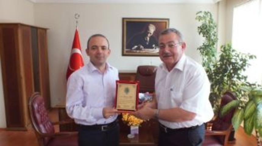 Başkan G&uuml;lşen, Kaymakam &Ouml;ner'i Makamında Ziyaret Etti.