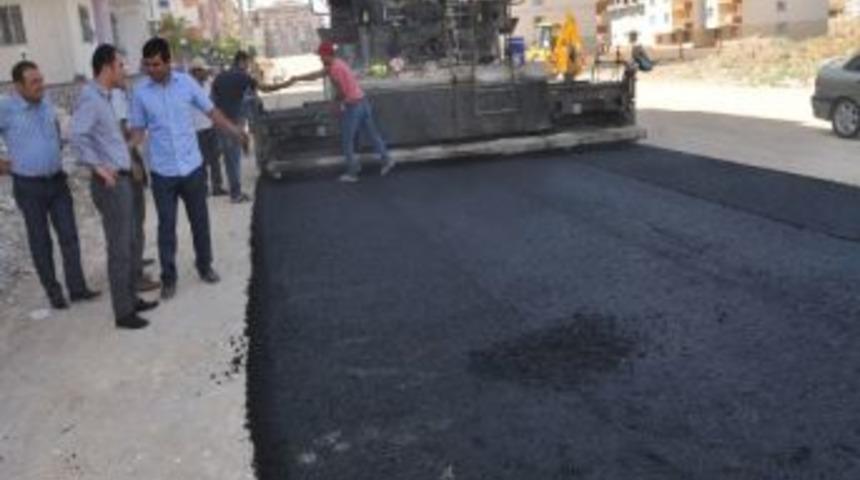 Batman Belediyesi Asfalt &Ccedil;alışmalarını S&uuml;r&uuml;yor