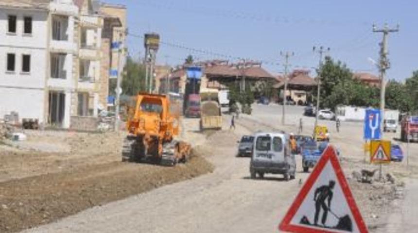 &Uuml;rg&uuml;p&rsquo;te Yol Genişletme Ve Asfaltlama &Ccedil;alışması Yapılıyor