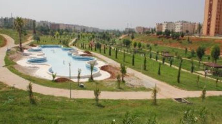 Toroslar&rsquo;daki Parklarda Yaz Temizliği S&uuml;r&uuml;yor