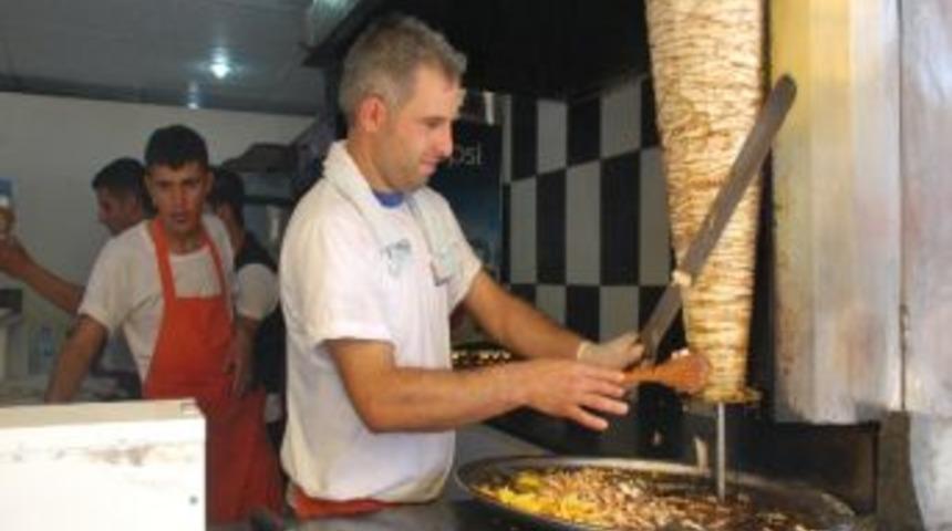 Tavuk D&ouml;nere Rağbet Artıyor