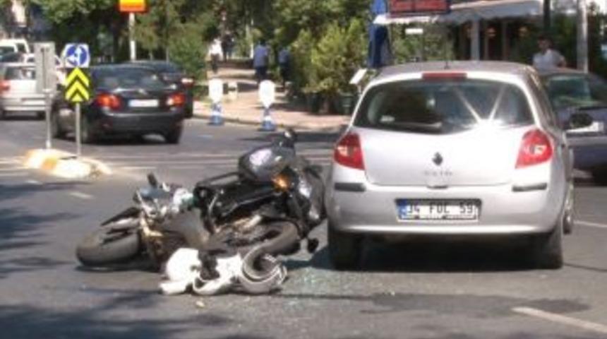 Motorize Ekipler Kaza Yaptı: 2 Polis Yaralı