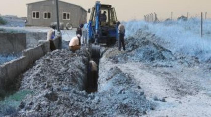 Beylikd&uuml;z&uuml; Belediyesi Yağmur Suyu Kanal &Ccedil;alışmalarını Tamamlıyor