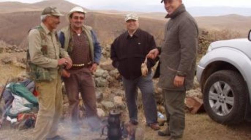 Bıldırcın Ve &Uuml;veylik Avı Başlıyor