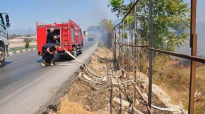 Eski S&uuml;merbank Arazisinde Ot Yangını