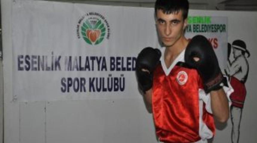 Esenlik Malatya Belediyespor Kick Boks&rsquo;ta B&uuml;y&uuml;k Gurur Yaşıyor