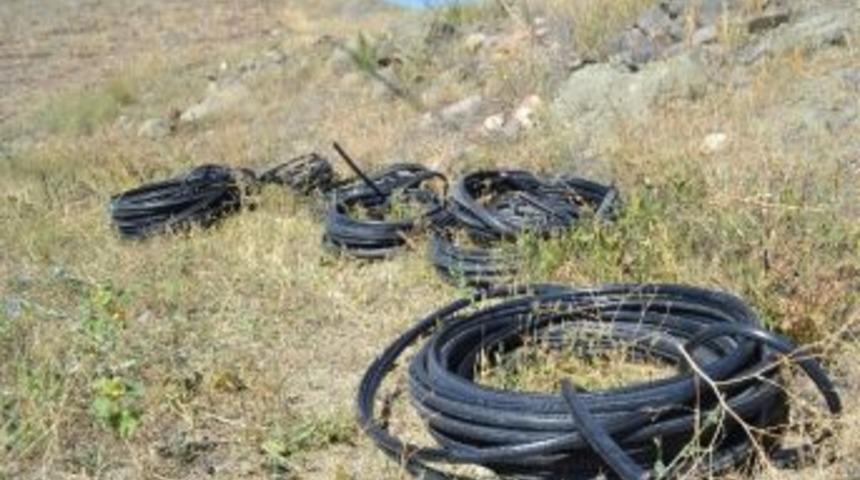 Kablo Hırsızı Su&ccedil;&uuml;st&uuml; Yakalandı