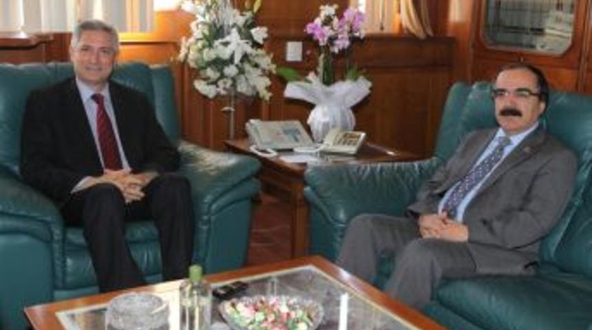 Vali Coş&rsquo;tan Kibar&rsquo;a ziyaret