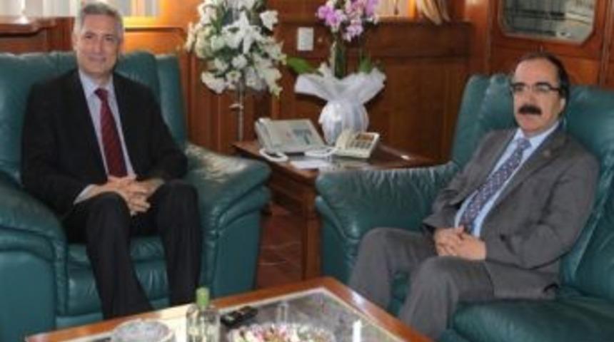 Vali Coş'tan Rekt&ouml;r Kibar'a Ziyaret