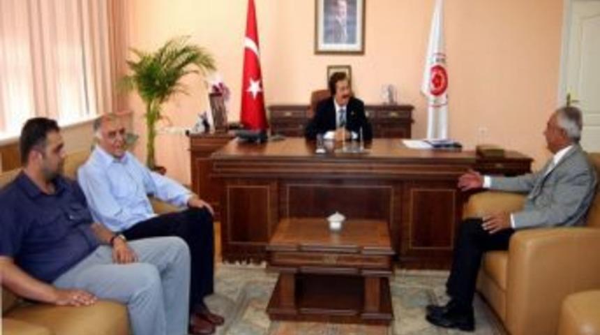 Milletvekili &Ouml;zdemir Rekt&ouml;r Kocacık&rsquo;ı Ziyaret Etti