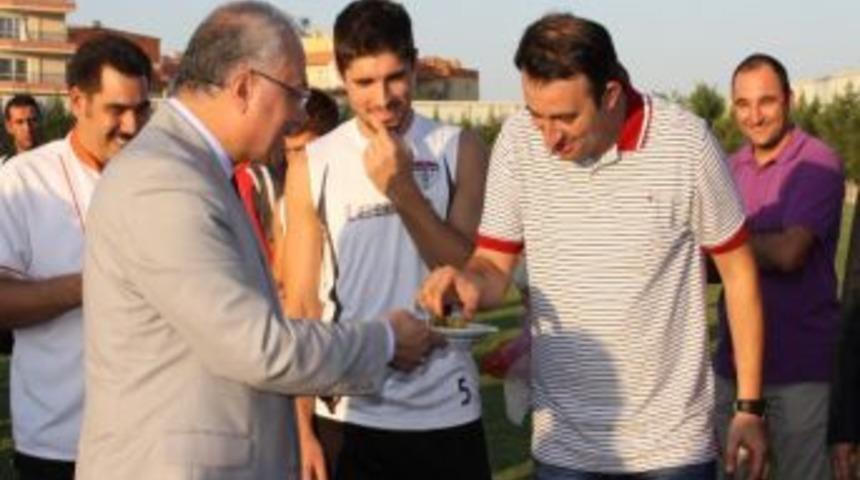 Vali Daş&ouml;z'den Manisaspor'a Baklava Dopingi