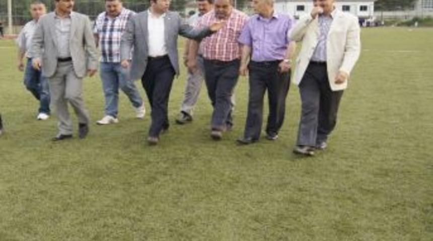&Ouml;mertepesi Futbol Sahasına 500 Bin Lira &Ouml;denek