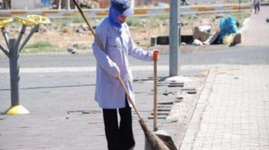 (özel Haber) Diyarbakır’da Temizlik Kadınlara Emanet