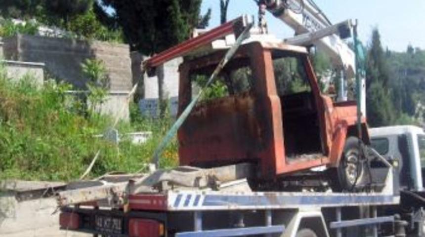 Hurda Ara&ccedil;lar &Ccedil;ekiliyor