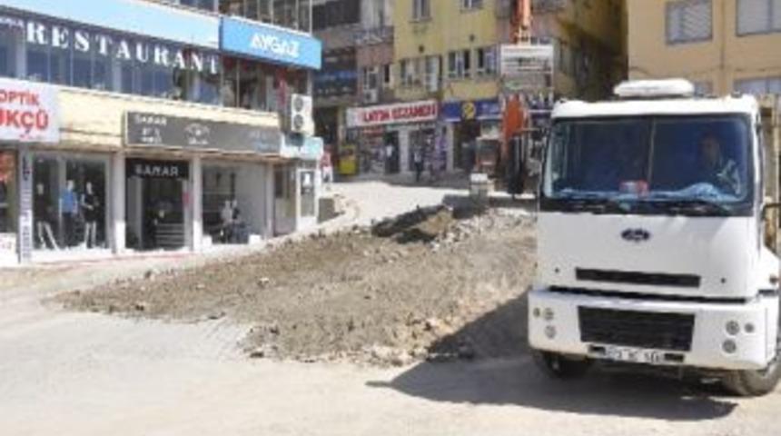 Şırnak &Ccedil;arşısı D&uuml;zg&uuml;n Yollara Kavuşuyor