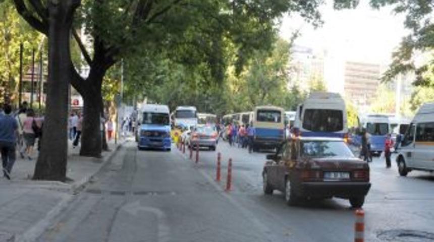 Milli M&uuml;dafaa Caddesi&rsquo;ndeki Trafik D&uuml;zenlemesinden Herkes Memnun