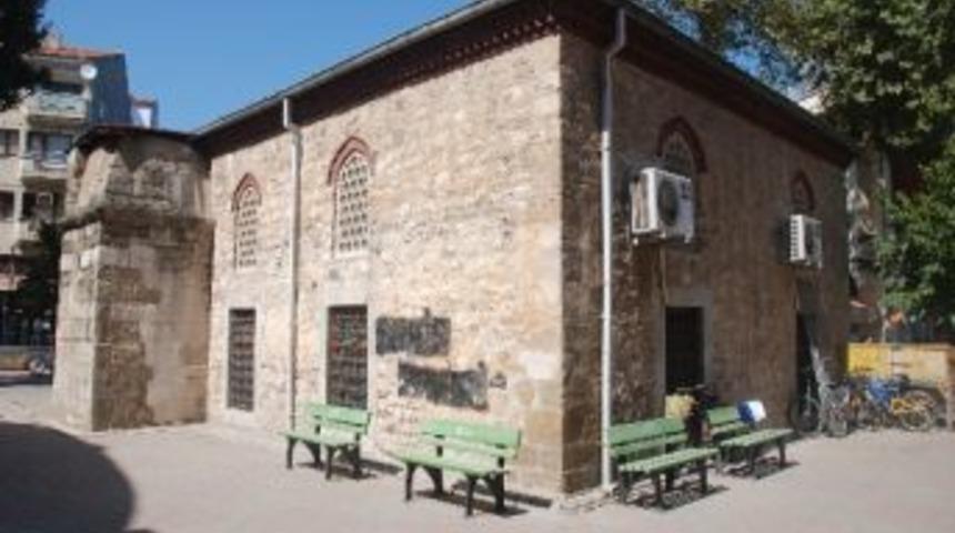 Rüstempaşa Camii'ni Valilik Restore Edecek