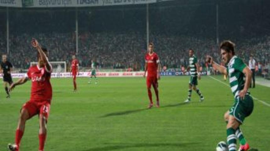 Bursaspor, Avrupa'daki 10'uncu Galibiyetini Twente Karşısında Aldı