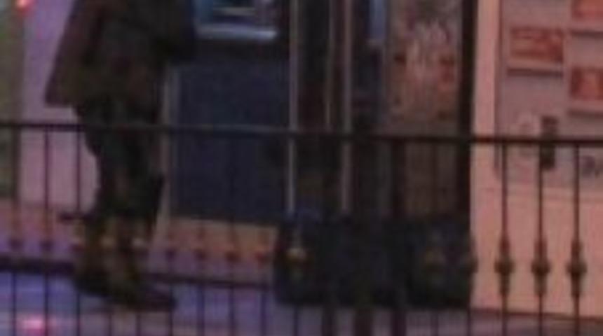 Bulvarda ş&uuml;pheli &ccedil;anta paniği