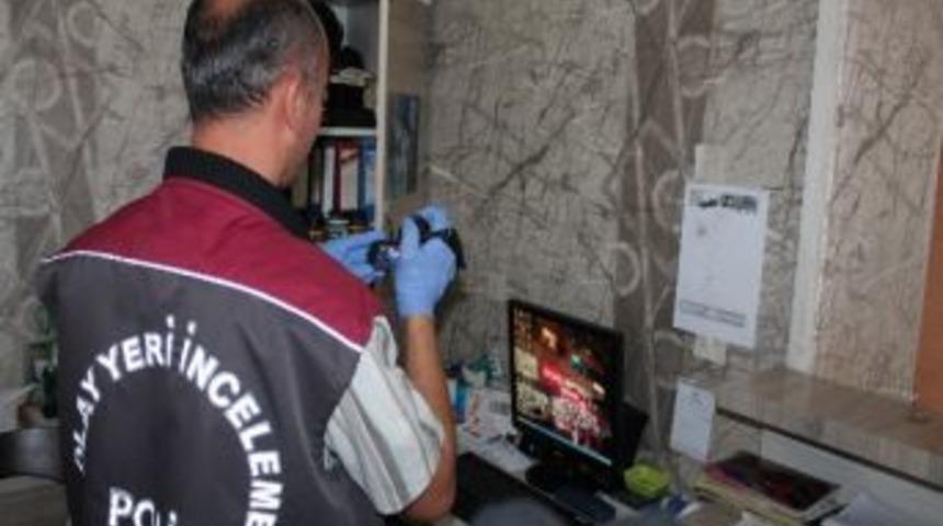 G&uuml;venlik Kamerasının &Ouml;n&uuml;nde Hırsızlık