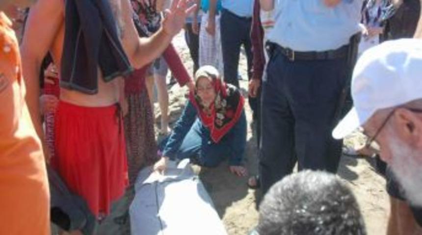 11 Yaşındaki &Ccedil;ocuk Karadeniz'de Boğuldu