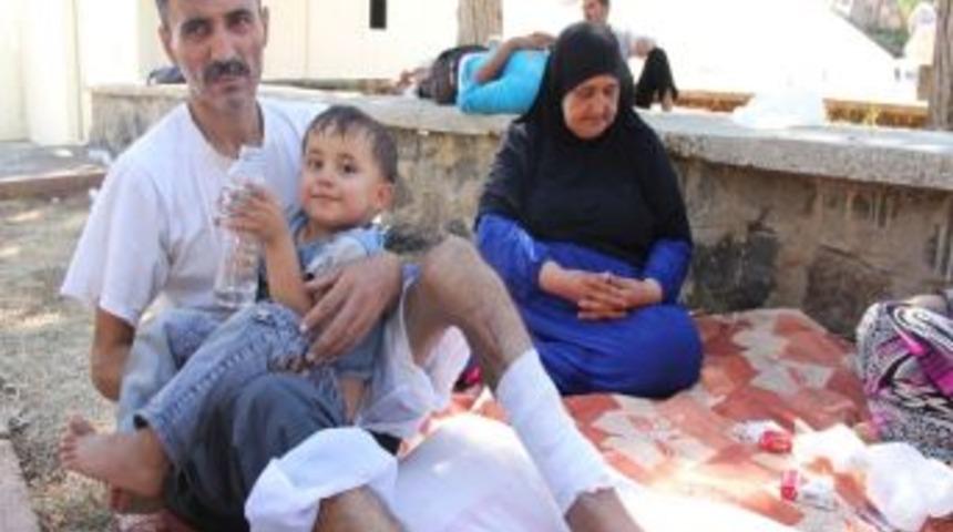 Sınıra M&uuml;lteci Akını S&uuml;r&uuml;yor