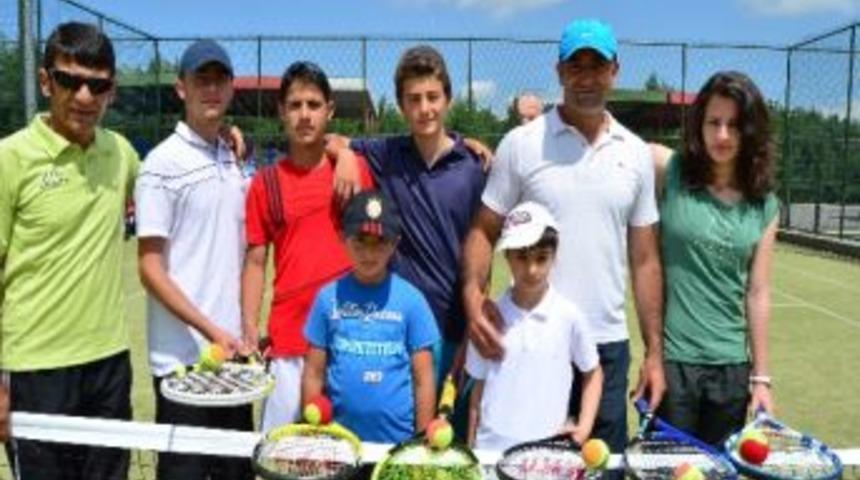 Teniste B&uuml;y&uuml;k Atılım