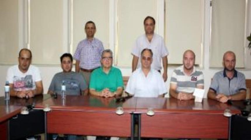 Bandırma'da Sezonun İlk Ay&ccedil;i&ccedil;eği Hasadı Yapıldı