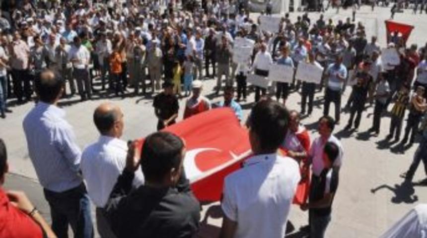 Aksaray'da Ter&ouml;re Tepki Y&uuml;r&uuml;y&uuml;ş&uuml;