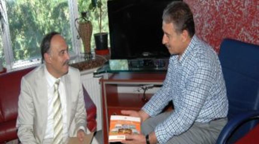 Rekt&ouml;r, Sivil Toplum Kuruluşlarına Faaliyet Raporunu Sundu