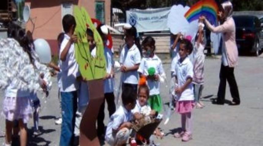 İstanbul Aydın &Uuml;niversitesi&rsquo;nden Erciş&rsquo;te &Ccedil;ocuklara Veda Şenliği